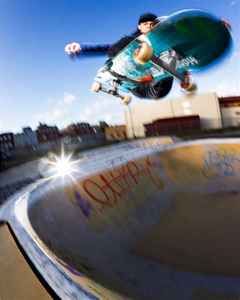 Pink Trucks Moose Complete Skateboard 7.5" - Neon Pink Deck With Silver Trucks & Black Wheels 7. ...