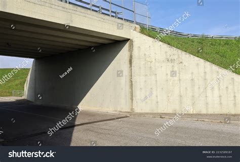 Bridge Side View 的图像结果