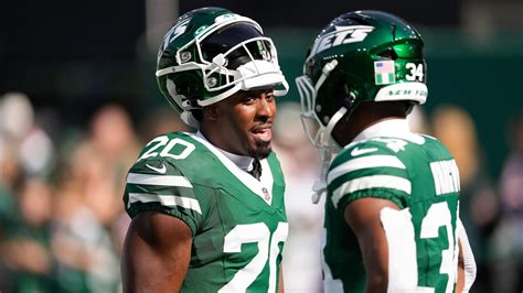 Tyreek Hill Says 'Surgery Went Great' After Season-Ending Knee Injury ...