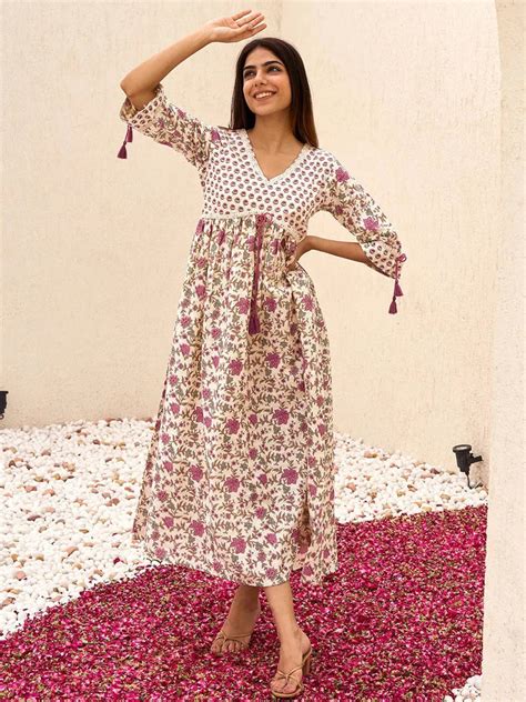 Buy Trendy Dresses for Women Online in India | Libas