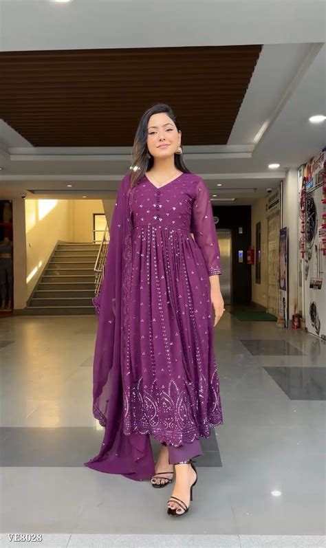 PARTY WEAR LOOK GOWN