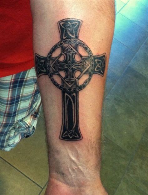 How Much Would A Celtic Cross Tattoo Cost at Sammierenee | Celtic cross ...