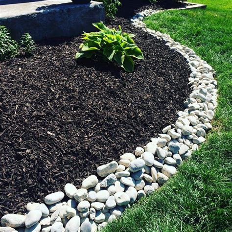 21 best black mulch landscaping ideas to create the perfect garden ...
