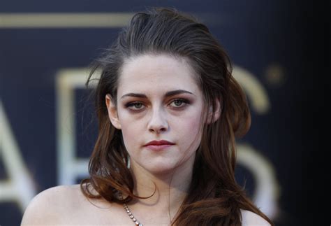 Kristen Stewart Embraces Buddhism To Get Over Former Boyfriend Robert ...