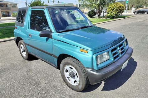 1996 Geo Tracker 4x4 VIN: 2CNBJ1862T6945673 for Sale - Cars & Bids