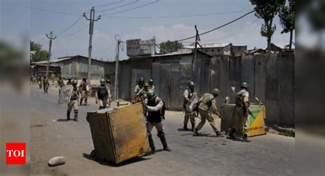 Paramilitary jawans to get bulletproof headgear | India News - Times of ...