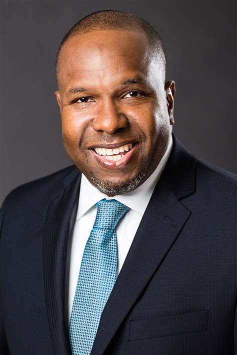 Business Man Headshot 的图像结果