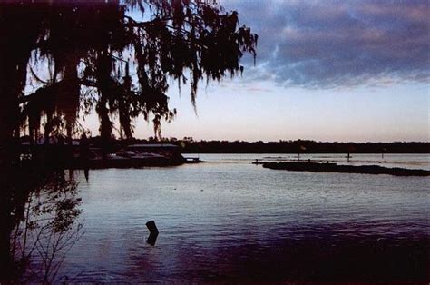 Campgrounds in Astor Florida: Camping by the Lake