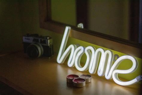 6 Ways Neon Signs Can Improve Your Home Decor
