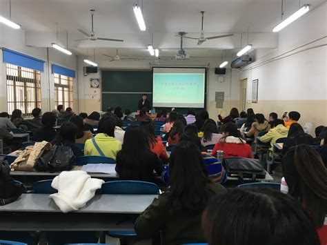 外语学院举办出国访学教师汇报会-郑州西亚斯学院新闻中心