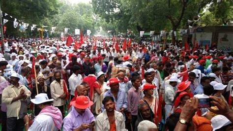 Agricultural Workers Demand Rights For India's Rural Landless | NewsClick