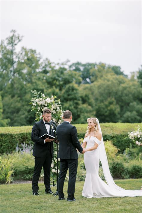 Kirtland Country Club Wedding - Renee Lemaire Photography