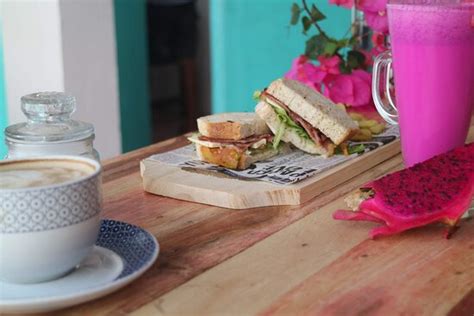 THE CORNER CAFE & HOMESTAY (Gili Trawangan, Gili Islands) - B&B Reviews ...