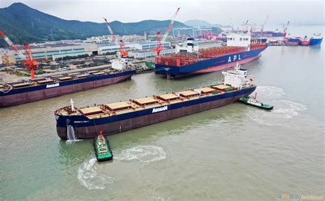 舟山中远海运重工8.16万吨散货船首制船完成试航_项目