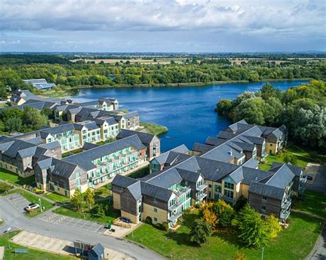 DE VERE COTSWOLD WATER PARK (South Cerney, Cotswolds) - Hotel Reviews ...