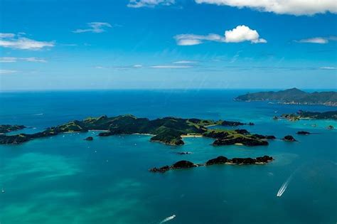 Bay of Islands 2-Day Tour & Cruise from Auckland (hotel included) - Viator