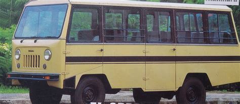 FJ 460 D / FJ 460 DP Minibus – Sam's Mahindra Museum