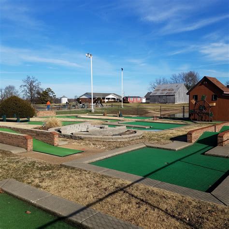 Play St. Louis: Cave Spring Golf Center, St. Charles
