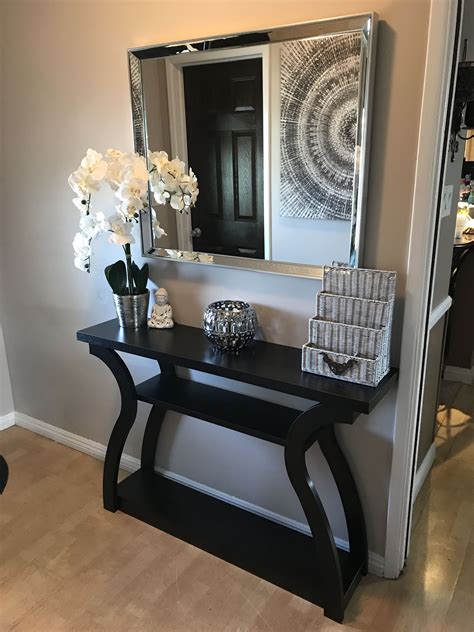 30+ Entry Way Table Decor