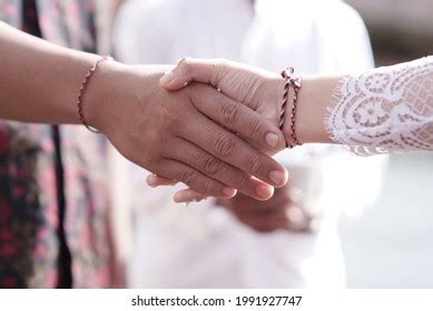 Wedding Handshake HD 的图像结果