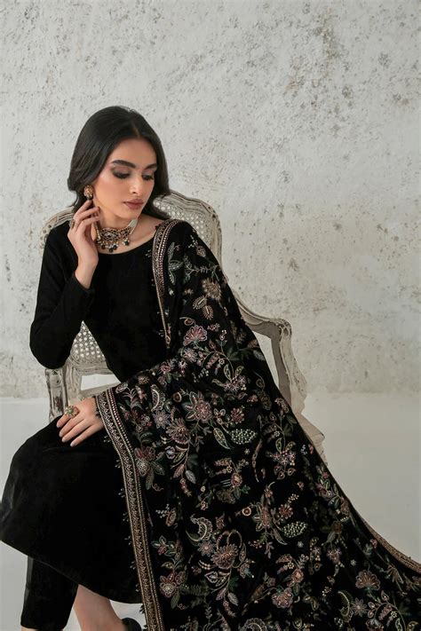 SOLID VELVET SUIT PR-701 | Baroque – Chaand Tara