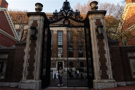 Harvard Law Review Hunts For Leaker in Wake of Free Beacon Report