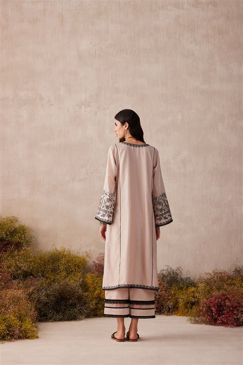 Kurta Sets – Sureena Chowdhri