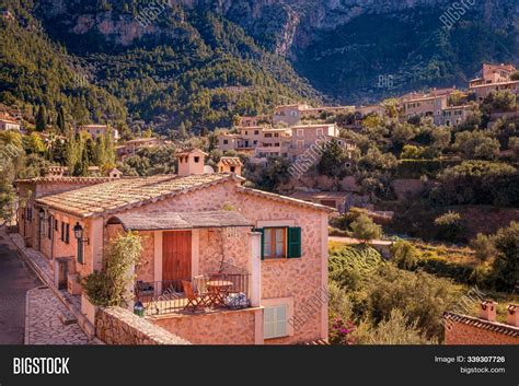 Traditional Spanish Houses