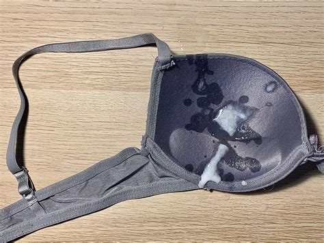 couldn’t control myself cumming in my sisters push-up bra | Scrolller