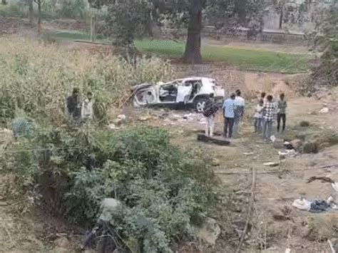 Dahod Accident: Maharashtra Car Crashes Into Divider, Three Dead