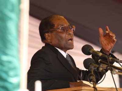 Zimbabwe ex-president Robert Mugabe dies
