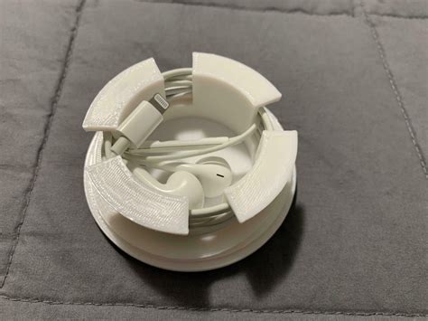 Wired Earbuds Holder/Case by Luis Carlos Morales | Download free STL ...