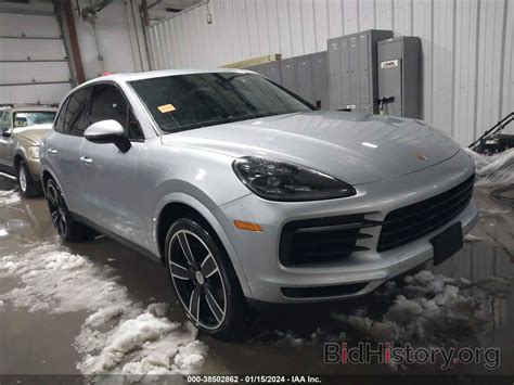 Report WP1AA2AY7KDA04025 PORSCHE CAYENNE 2019 Silver Gasoline - price and damage history
