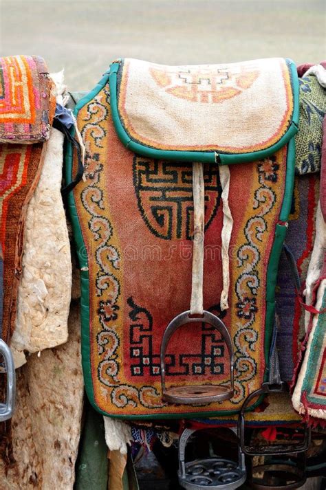 Kababish Camel Saddles: Traditional Desert Nomad Equipment Design