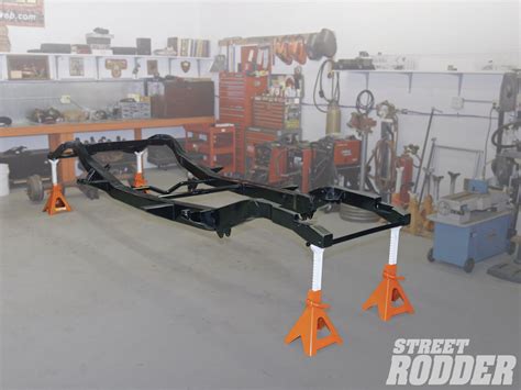 Painting the Frame - Street Rodder Magazine