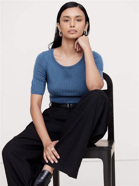 Ribbed Merino Scoop-Neck Sweater | Banana Republic