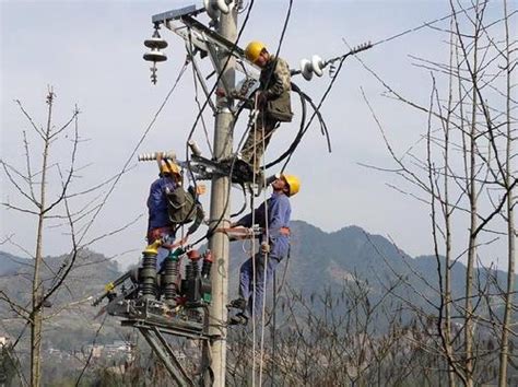 总投资近8亿 万州农网改造升级为村民送去“脱贫电”_新闻报道_重庆市发展和改革委员会