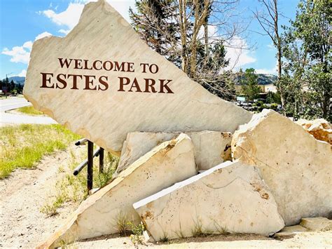 Things to Do in Estes Park in Winter (Adventures for the Whole Family!)