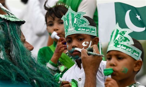 Portraits of patriotism: Pakistanis celebrate 76 years of independence - Pakistan - DAWN.COM