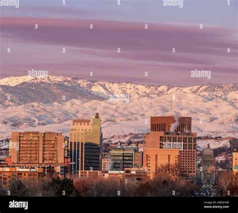 Winter in Boise Idaho at sunset with snow in the hills Stock Photo - Alamy