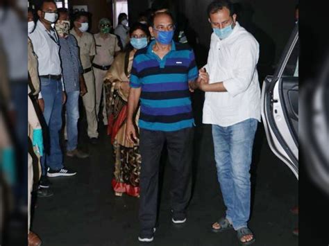 sushant singh funeral family and Bollywood celebs said goodbye with ...