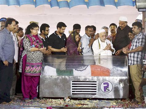 Services personnel paying homage - The last journey of former President ...