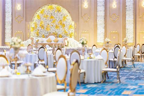 Holiday Inn Doha: Busy Business Park And Financial District Of Doha