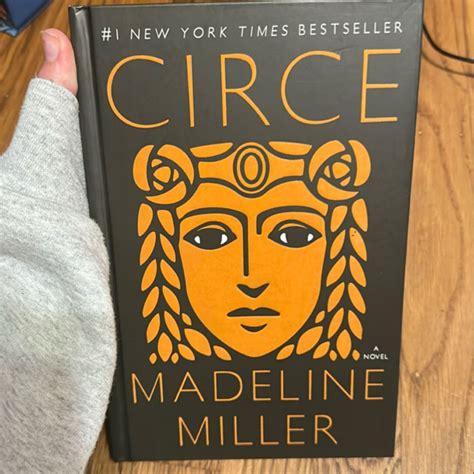 Circe by Madeline Miller, Hardcover | Pangobooks