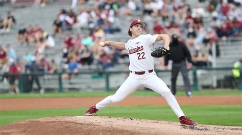 Florida State baseball team celebrates after 6-5 victory over UCF