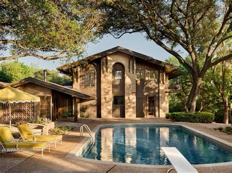 Fixer upper the lakehouse by magnolia – Artofit