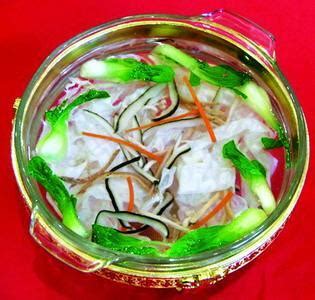 温州一道传统名菜三丝敲鱼