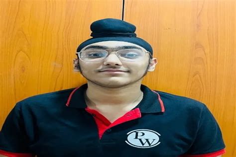 Amiteshwar Singh tops Jammu & Kashmir with 99.83 percentile in JEE Main ...