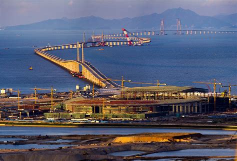 港珠澳大桥开通一周年 盘点绝美瞬间 _深圳新闻网