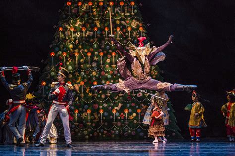 Chicago Dance Review: THE NUTCRACKER (Joffrey) - Stage and Cinema